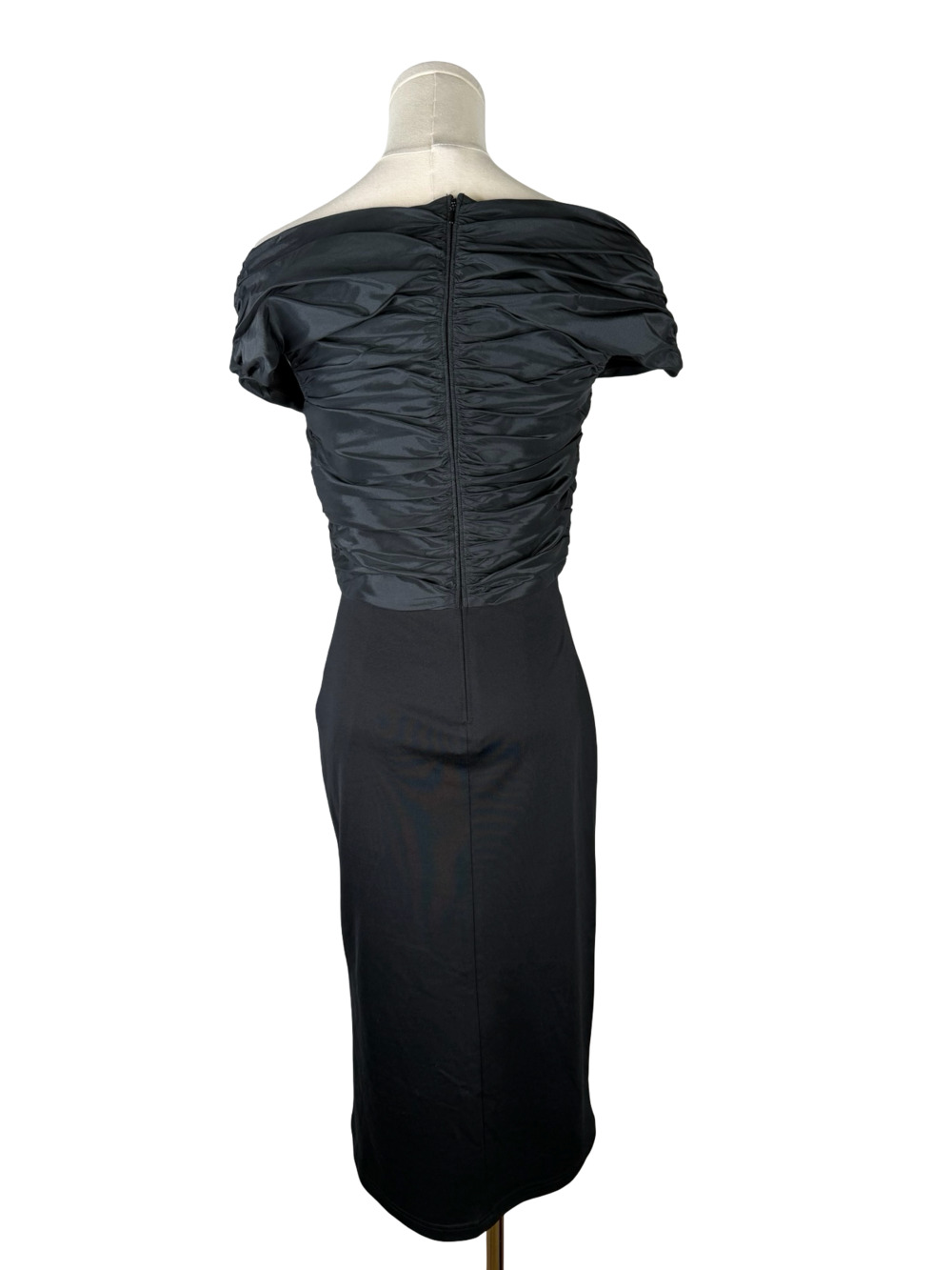 Tadashi Shoji Black Off-Shoulder Ruched Satin Bodice Midi Dress Sz. 4 NWT - Picture 3 of 4